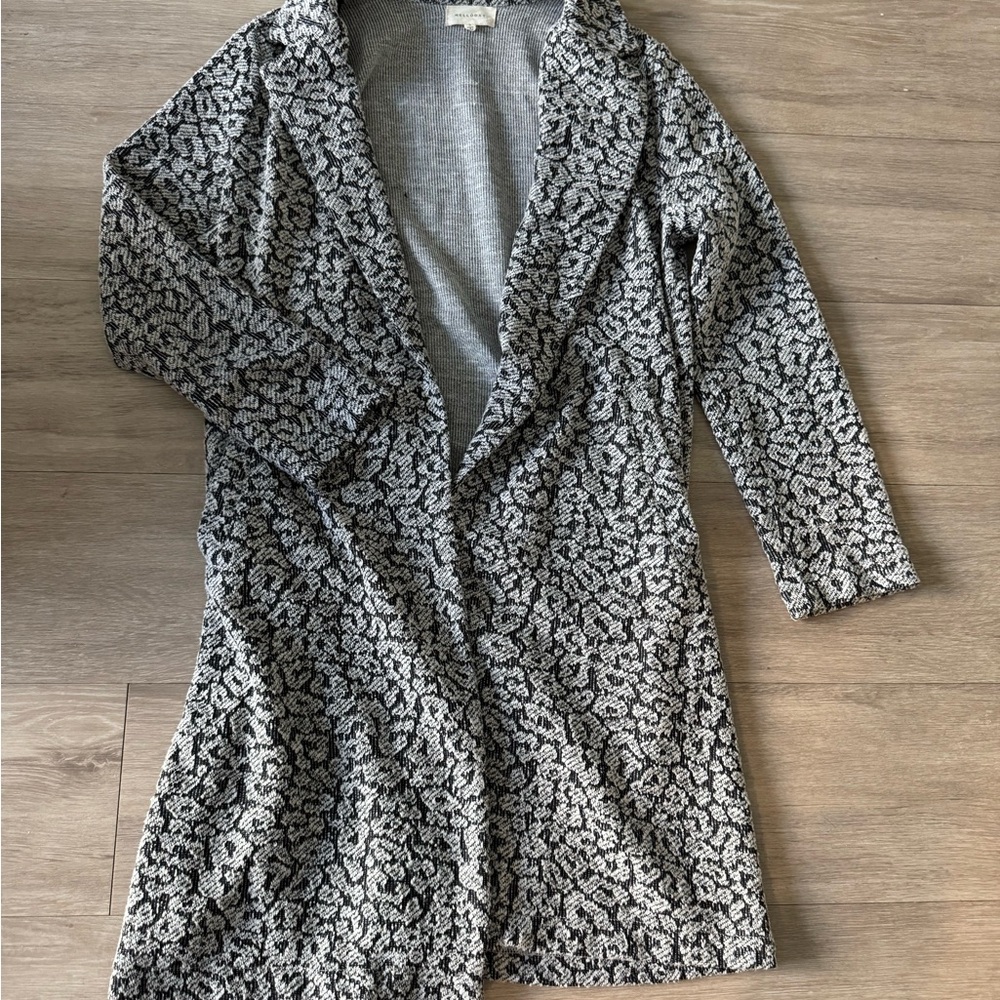 Chic Black and White Patterned Cardigan